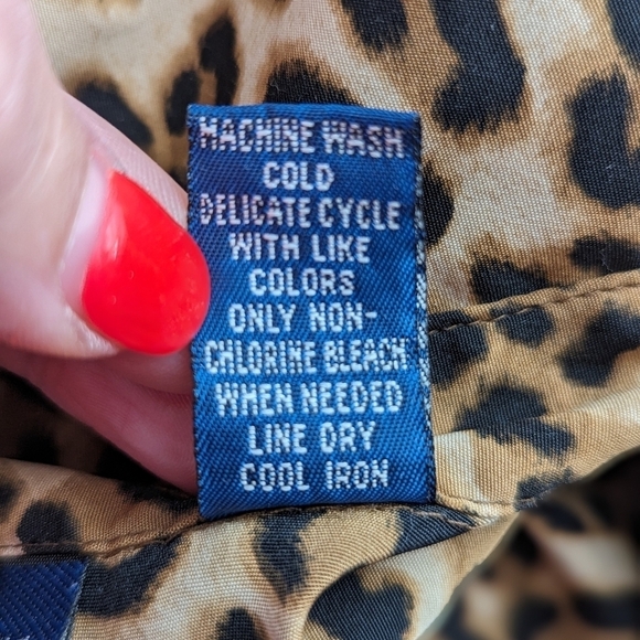 Vintage Karen Scott Leopard Mob Wife Long Sleeve Button-Up Blouse Size PM - Picture 4 of 6